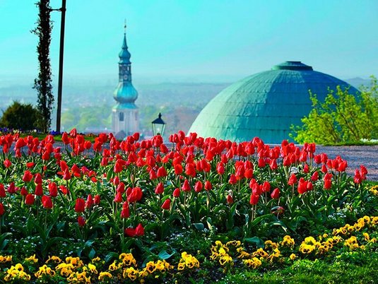 Spaziergang im Kurpark, Baden bei Wien Spaziergang im Kurpark, Baden bei Wien